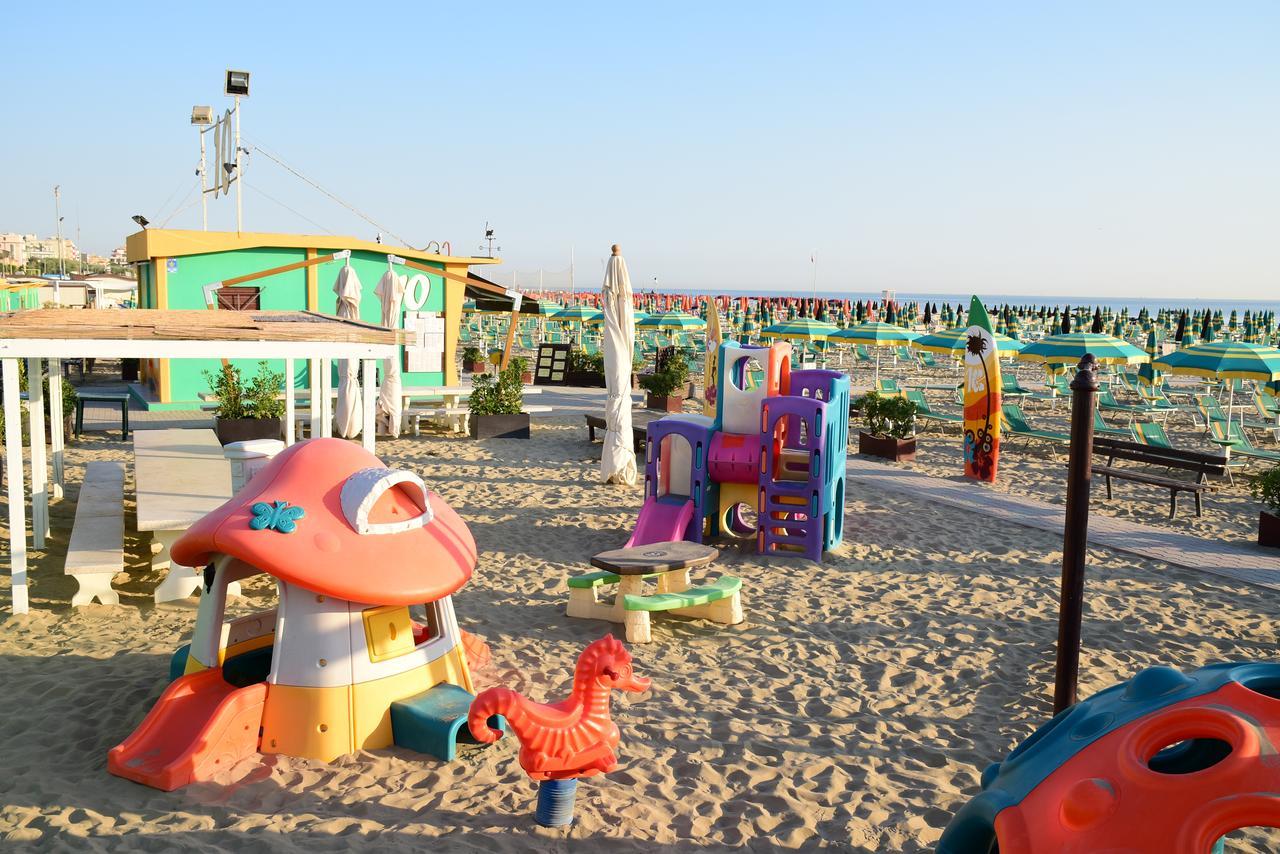 Hotel Houston Rimini Exteriér fotografie